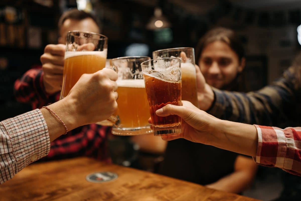 Calendrier de l'avent avec 24 cases contenant des bières artisanales françaises