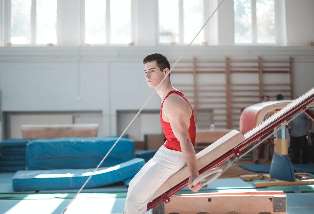 Trampoline fitness en extérieur avec personne en train de sauter