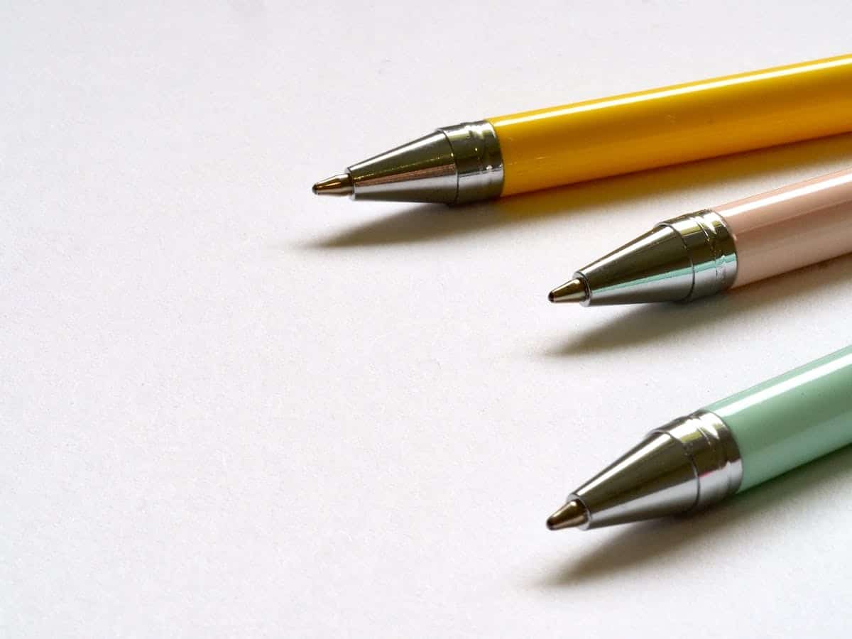Conseils pour choisir un stylo bille durable et éviter le séchage