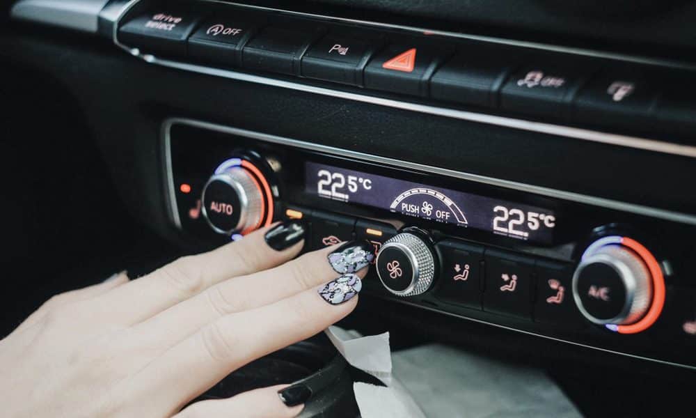 Vérification du code autoradio pour Renault Clio 4
