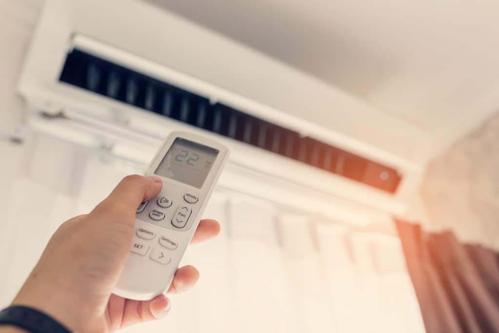 Climatiseur moderne installé dans un intérieur à Dijon